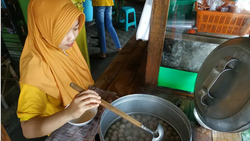 Bakso Pak Ndut Kediri, Harga Desa Rasa Kota, Dijual 2 Ribu Per Mangkok