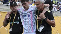 Nicolo Savona mengalami cedera dalam laga Juventus vs Manchester City di Piala Dunia Antarklub 2025.&nbsp;(AP Photo/Phelan M. Ebenhack)