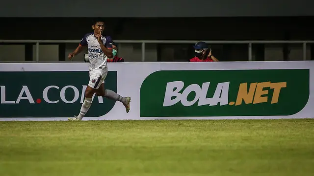 Persipura Jayapura vs Persita Tangerang