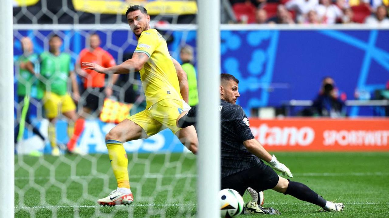 Setelah menyamakan kedudukan, Ukraina semakin termotivasi untuk kembali menjebol gawang Slovakia.