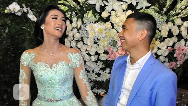[Bintang] Raditya Dika Lamar Anissa Aziza