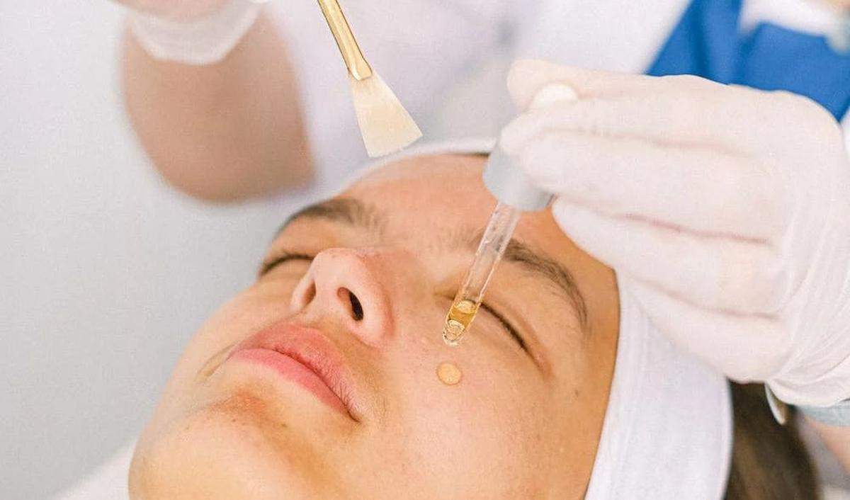 Filler memiliki tujuan untuk mengurangi munculnya kerutan dan mengembalikan vitalitas wajah yang menurun seiring bertambahnya usia.