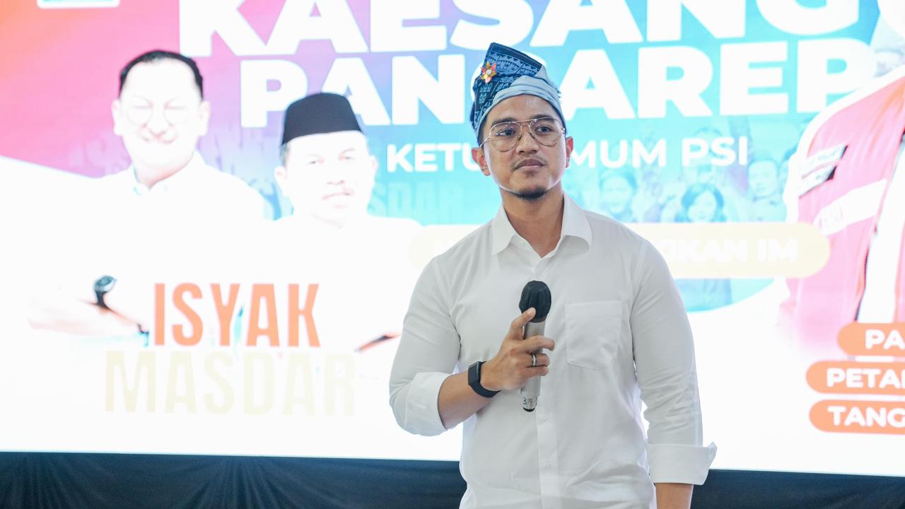Ketua Umum Partai Solidaritas Indonesia (PSI) Kaesang Pangarep melakukan kampanye ke Belitung.