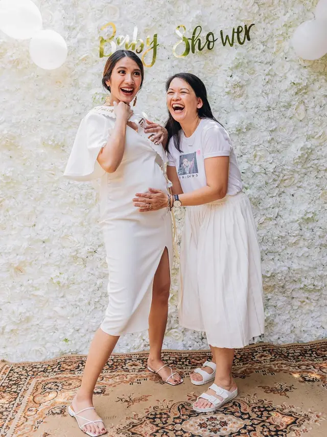 7 Momen Bahagia Acha Sinaga Gelar Baby Shower di Sydney