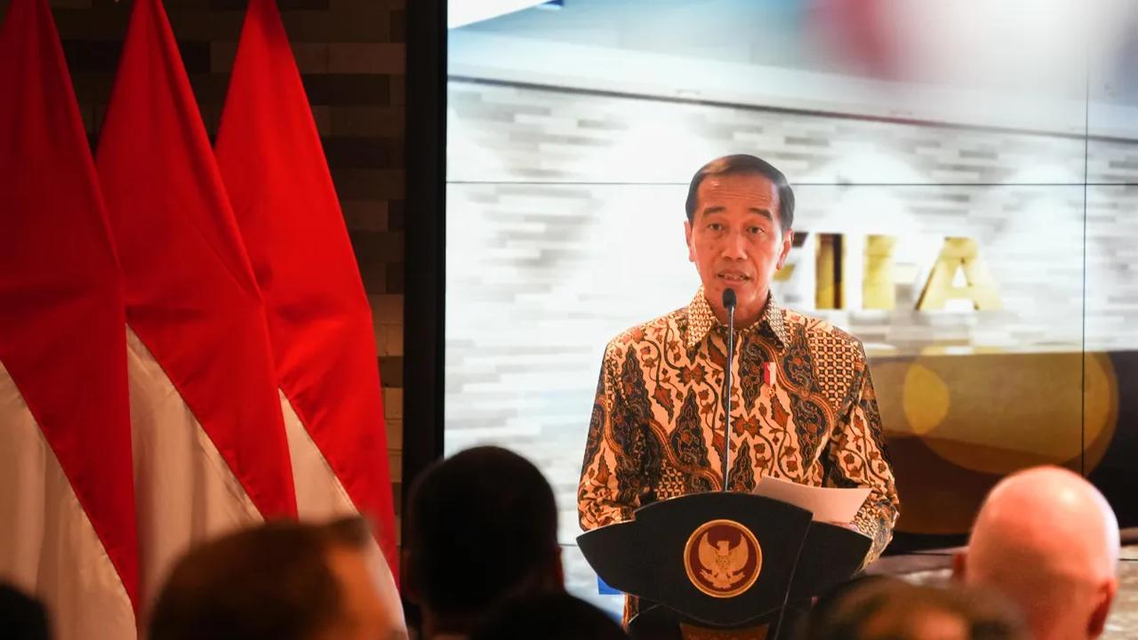 Jokowi menyampaikan komitmen Indonesia mendukung dan memfasilitasi FIFA meningkatkan kualitas sepak bola Indonesia. <br>