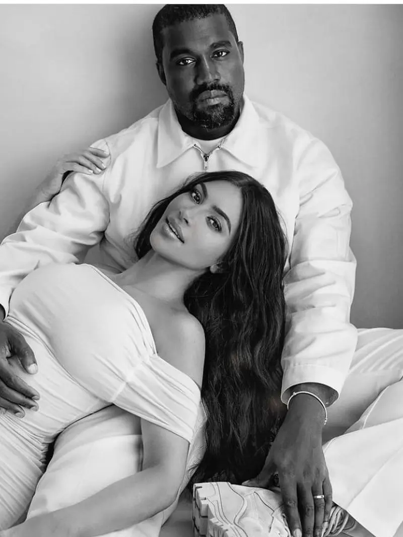 Sukses Jalani Co-Parenting, Intip 5 Gaya Kompak Kim Kardashian dan Kanye West Sebelum Bercerai