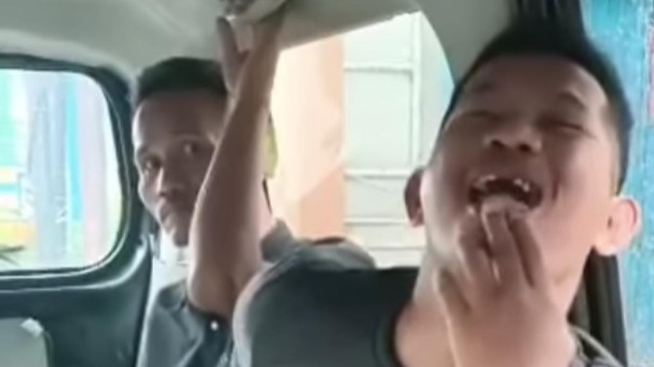 Kejadian Unik Sopir Ambulans Nyasar Antar Jenazah ODGJ, Tambah Bingung Ternyata 2 Orang yang Mengantar juga ODGJ