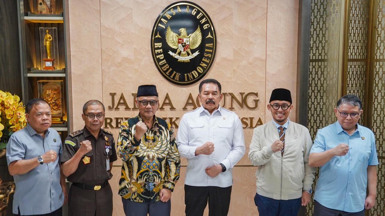 Menteri Haji dan Umroh Temui Jaksa Agung