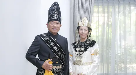 Makna Pakaian Adat Kalimantan Barat Yang Dikenakan Moeldoko - Baju adat kalimantan barat