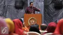 Mendikbud Anies Baswedan menghadiri seminar nasional "Hormati Guru" 43  di Kompleks Parlemen, Jakarta, Selasa (26/04). Komisi X tengah memperjuangkan agar gaji honorer bisa Rp 3 juta per bulan. (Liputan6.com/Johan Tallo)