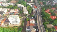 Antrean kendaraan di Jalan Kemang Raya menuju Prapanca (Liputan6.com/Balgoraszky Marbun)