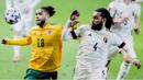 Pemain Belgia, Jason Denaye, berebut bola dengan pemain Wales, Tyler Roberts, pada laga Kualifikasi Piala Dunia 2022 di Stadion Den Dreef, Kamis (25/3/2021). Belgia menang dengan skor 3-1. (AP/Francisco Seco)