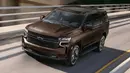 Chevrolet Suburban: SUV Amerika ini memiliki mesin yang sangat besar. Mobil yang sudah ada sejak 1934 ini menggunakan mesin 8.100cc V8 bertenaga 340 Hp pada 5.000 rpm. (Source: motor1.com)