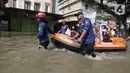 BPBD Provinsi Banten juga menyiagakan perahu karet, serta pompa air dari Balai Besar Wilayah Sungai Ciliwung Cisadane (BBWSCC). (Liputan6.com/Angga Yuniar)