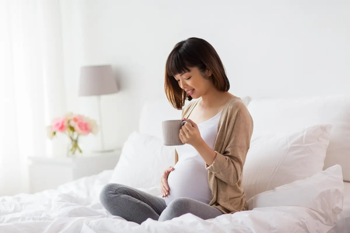 perempuan hamil minum teh