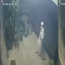 Sosok Pria Serba Putih Terekam CCTV Masuk Kantor Keuangan Pemda di Lampung