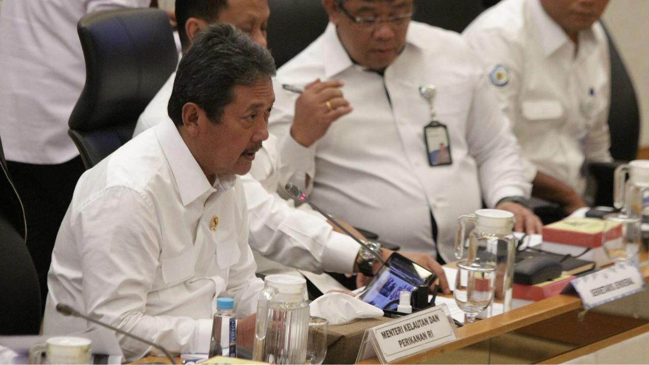 Rapat kerja Komisi IV DPR dengan Menteri KKP Sakti Wahyu Trenggono