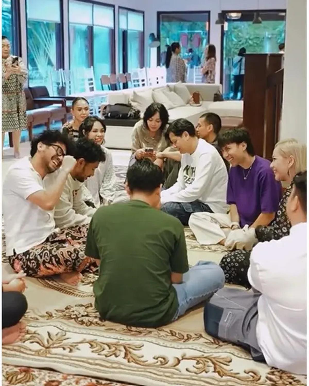 6 Potret Acara Buka Puasa Musisi dan Penyanyi Ternama, BCL hingga Nadine Amizah