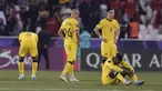Timnas Malaysia menyusul Vietnam harus tersingkir pada fase grup Piala Asia 2023 setelah menderita kekalahan kedua. Setelah kalah 0-4 dari Yordania pada laga pertama Grup E, Malaysia kembali takluk kali ini dari Bahrain pada laga kedua dengan skor tipis 0-1 di Jassim bin Hamad Stadium, Al Rayyan, Qatar, Sabtu (20/1/2024) sore waktu setempat. Kekalahan ini terbilang menyakitkan bagi Tim Harimau Malaya karena gol kemenangan Bahrain yang dicetak Ali Madan tercipta tepat pada menit akhir masa injury time babak kedua yang berdurasi lima menit. Menyisakan laga pamungkas kontra Korea Selatan, praktis peluang Malaysia telah tertutup untuk lolos ke 16 besar dan dipastikan akan menjadi juru kunci Grup E. (AP Photo/Thanassis Stavrakis)