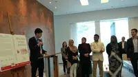 Wakil Duta Besar Australia untuk Indonesia Justin Lee, bersama dengan lima pemuda Muslim Australia yang mengikuti program MEP (Liputan6.com/Citra Dewi)