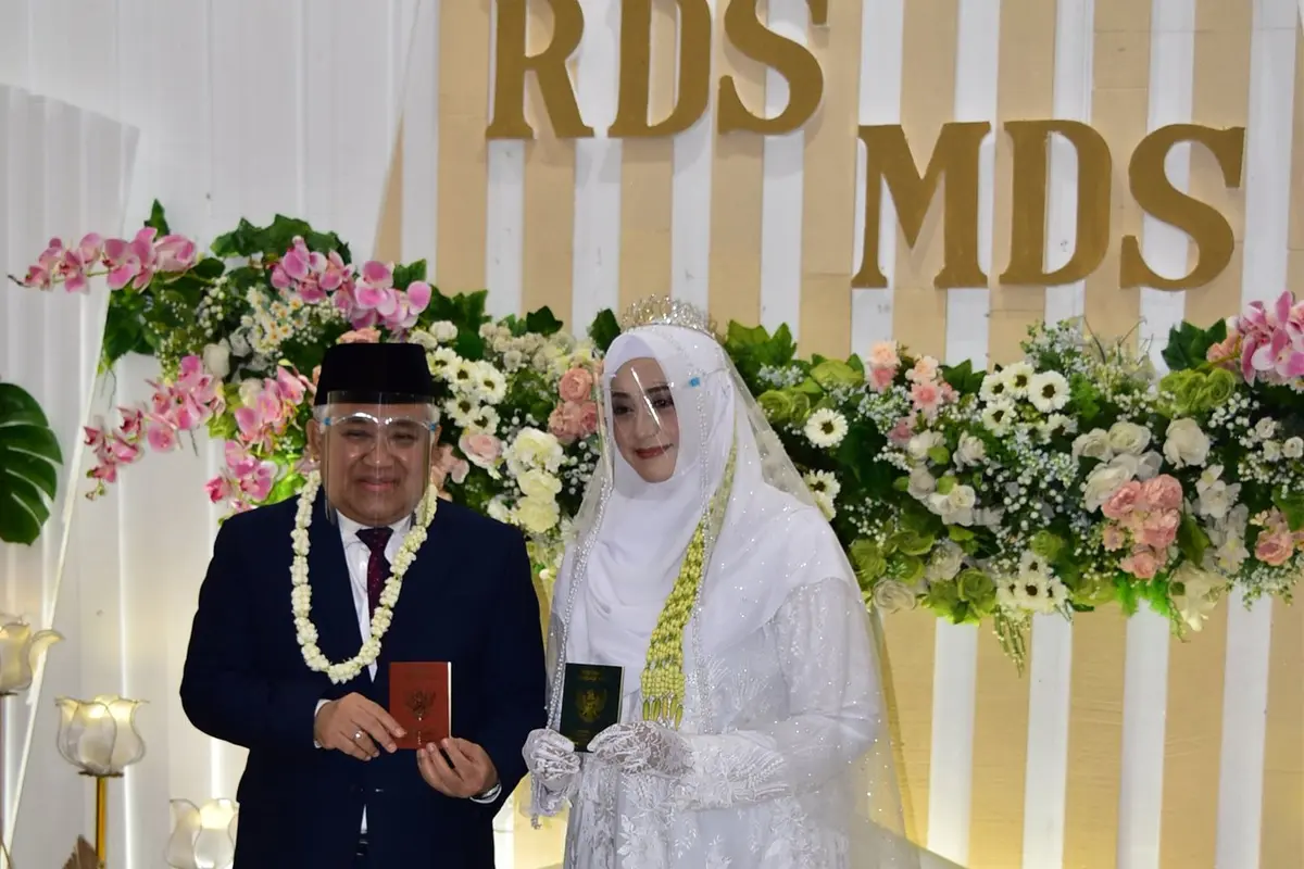 Fakta Sosok Rashda Diana, Istri Din Syamsuddin yang Bergelar Doktor Ilmu Politik. (Sumber: Twitter/TofaTofa_id)