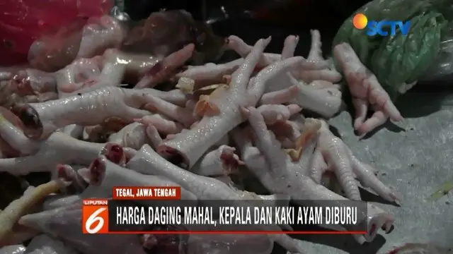Harga daging ayam masih mahal di Tegal, Jawa Tengah, warga berburu kepala dan ceker ayam untuk bahan makanan.