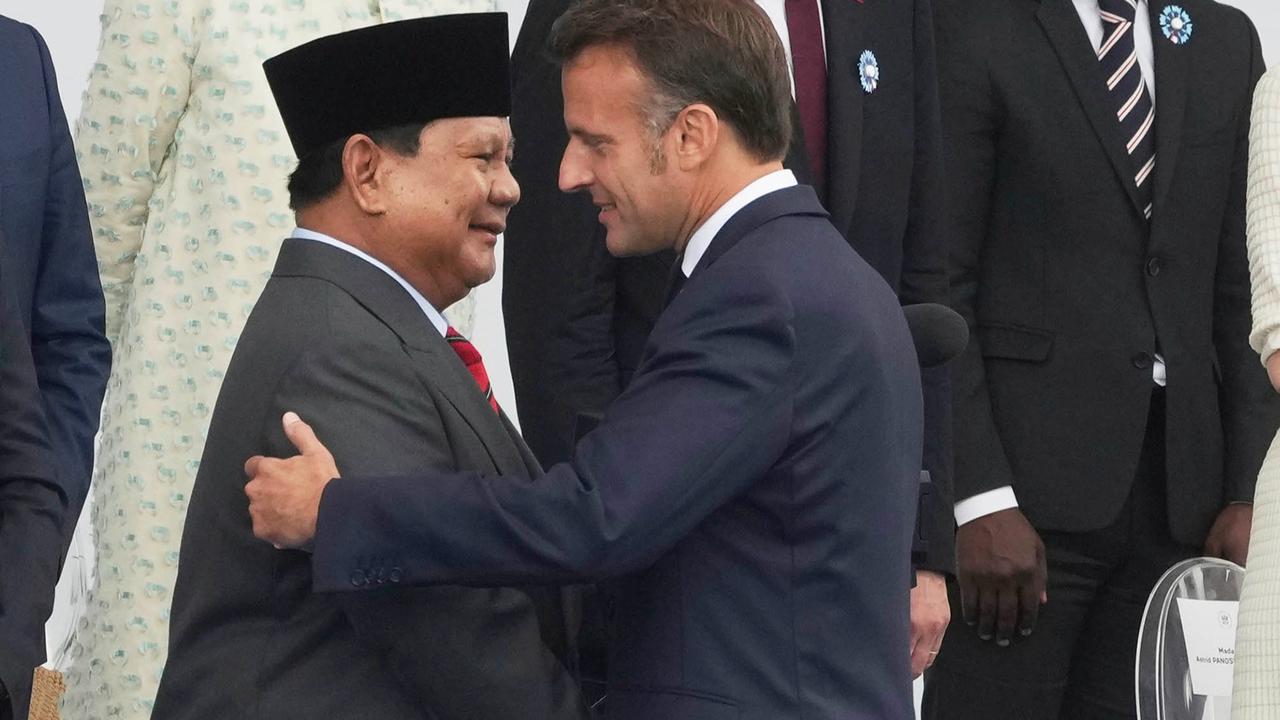 FOTO: Indonesia Tampil Perdana di Parade Bastille, Prabowo Hadir Sebagai Tamu Kehormatan