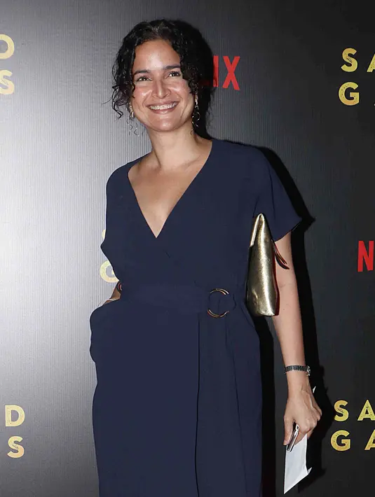 Aktris Bollywood, Sushma Reddy saat menghadiri pemutaran perdana film India Sacred Games di Mumbai, (28/6). Pemutaran film seri drama ini dirilis Netflix dalam bahasa India. (AFP PHOTO / Str)