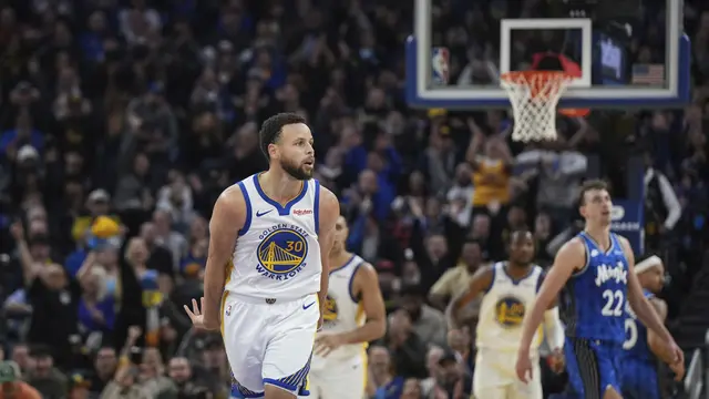 Stephen Curry memimpin Warriors mengalahkan Magic di lanjutan NBA 2023/2024