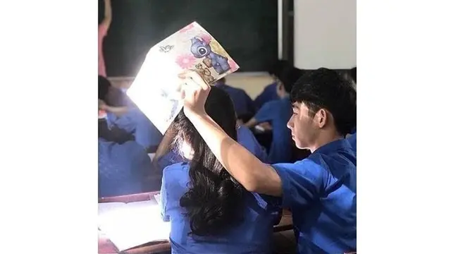 6 Kelakuan Romantis Agar Pasangan Tak Kepanasan Ini 'Bucin' Banget