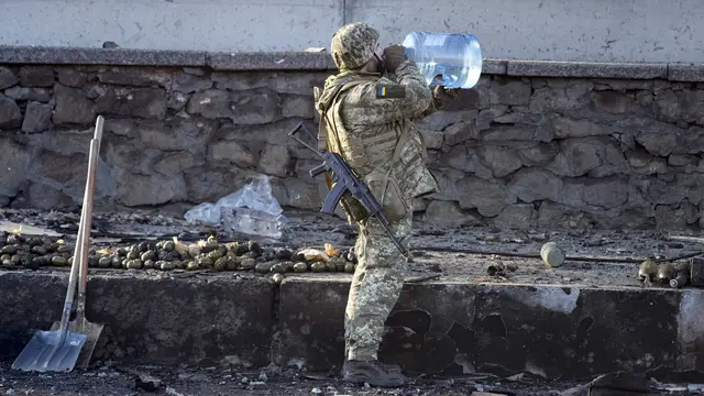 Invasi Rusia Rangsek Ibu Kota Ukraina