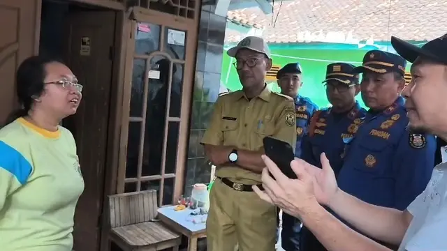 Buaya Peliharaan 2 Meter Berkeliaran di Teras Rumah Warga Bandar Lampung, Akhirnya Diamankan