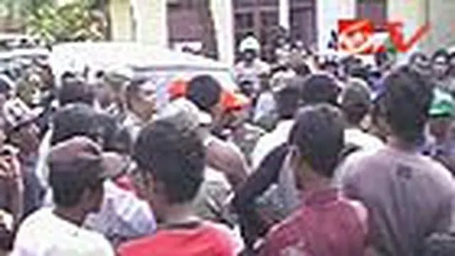 Penertiban Penambang Pasir Dihadang Warga