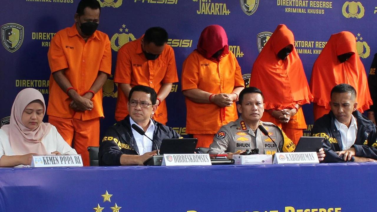 FOTO: Polisi Bongkar Jaringan Aborsi Ilegal Berkedok Layanan Daring