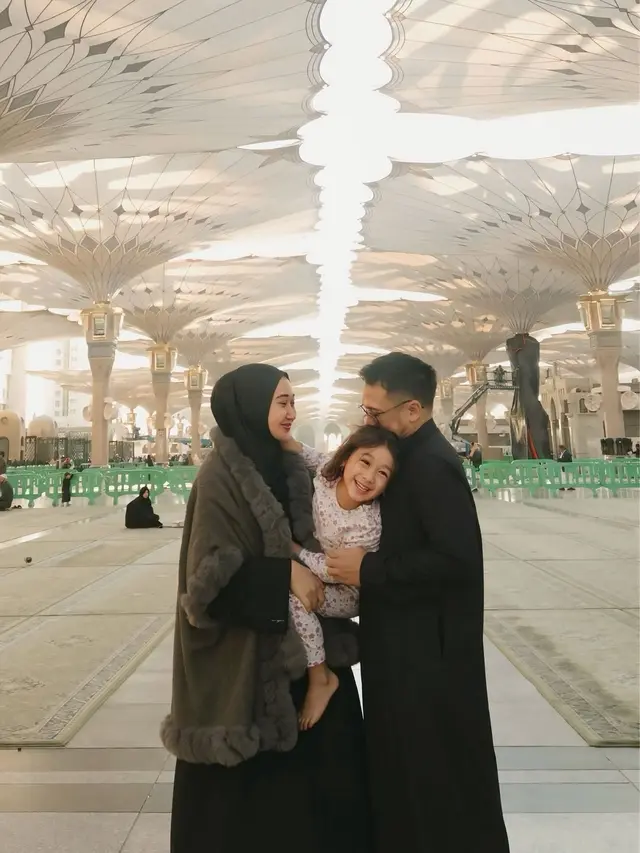 8 Artis Umrah di Awal Tahun 2026, Melly Goeslaw hingga Rossa