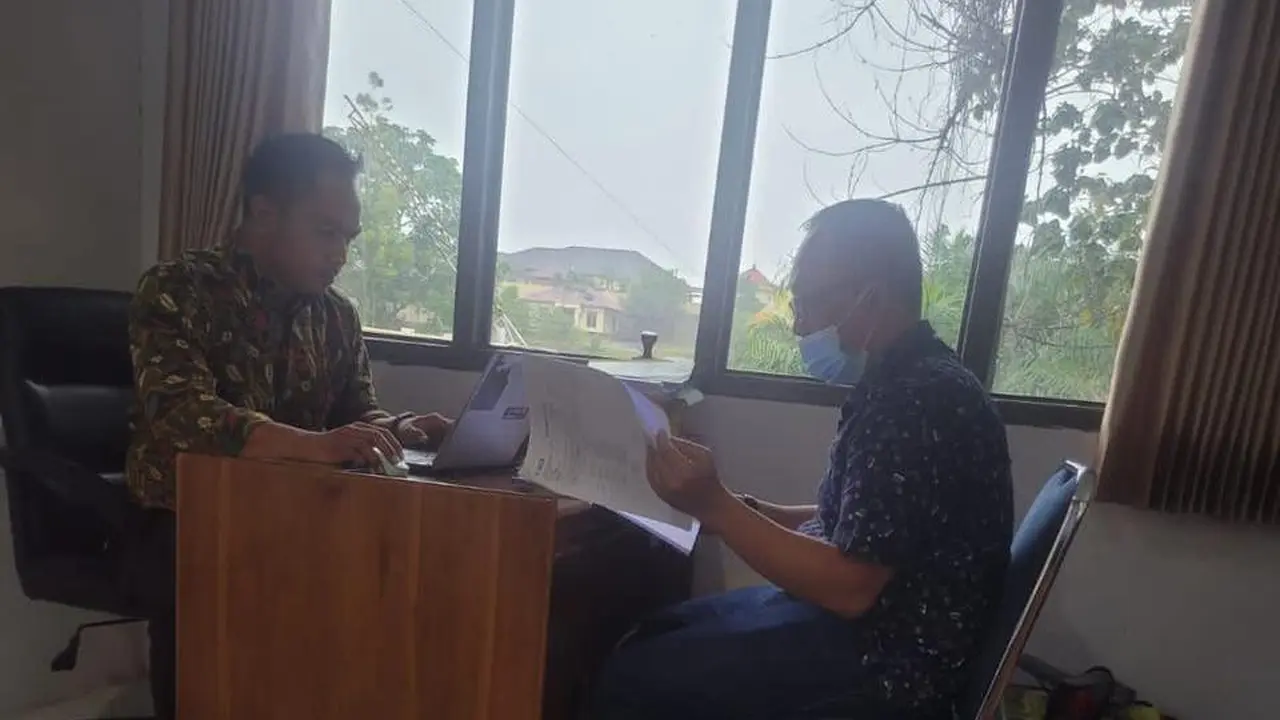 Pemeriksaan salah satu saksi kasus korupsi bank Sulawesi Tenggara cabang Konawe Kepulauan di Polda Sultra.(Liputan6.com/Ahmad Akbar Fua)