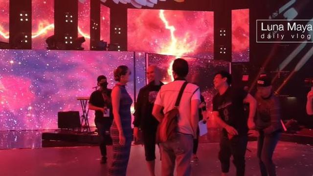 6 Momen Luna Maya dan Ariel NOAH Bertemu di Panggung, Saling Sapa