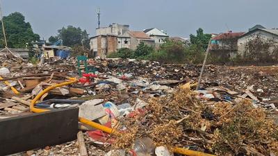 Petugas Gulkarmat Jakarta Timur Meninggal Dunia Saat Padamkan Kebakaran Lahan di Kramat Jati