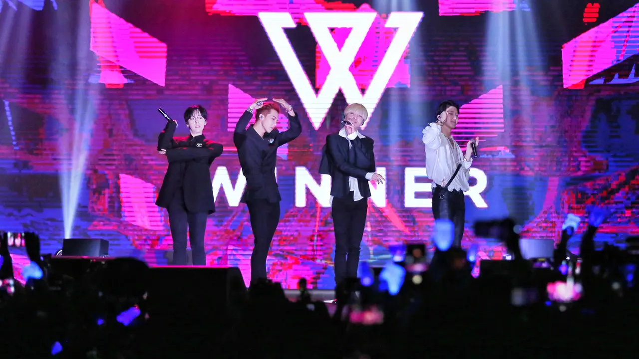 [Fimela] Winner Tutup ON OFF FESTIVAL 2019