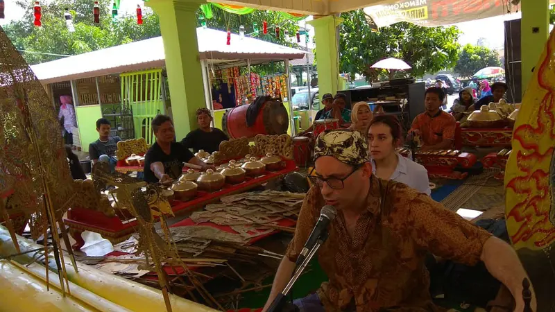 Cerita Guru Besar University of London Jatuh Cinta Dengan Wayang Cirebon