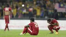 Pemain Indonesia tampak kecewa usai takluk dari Malaysia pada laga semifinal Sea Games 2017 di Stadion Shah Alam, Selangor, Sabtu (26/8/2017). Malaysia menang 1-0 atas Indonesia. (Bola.com/Vitalis Yogi Trisna)