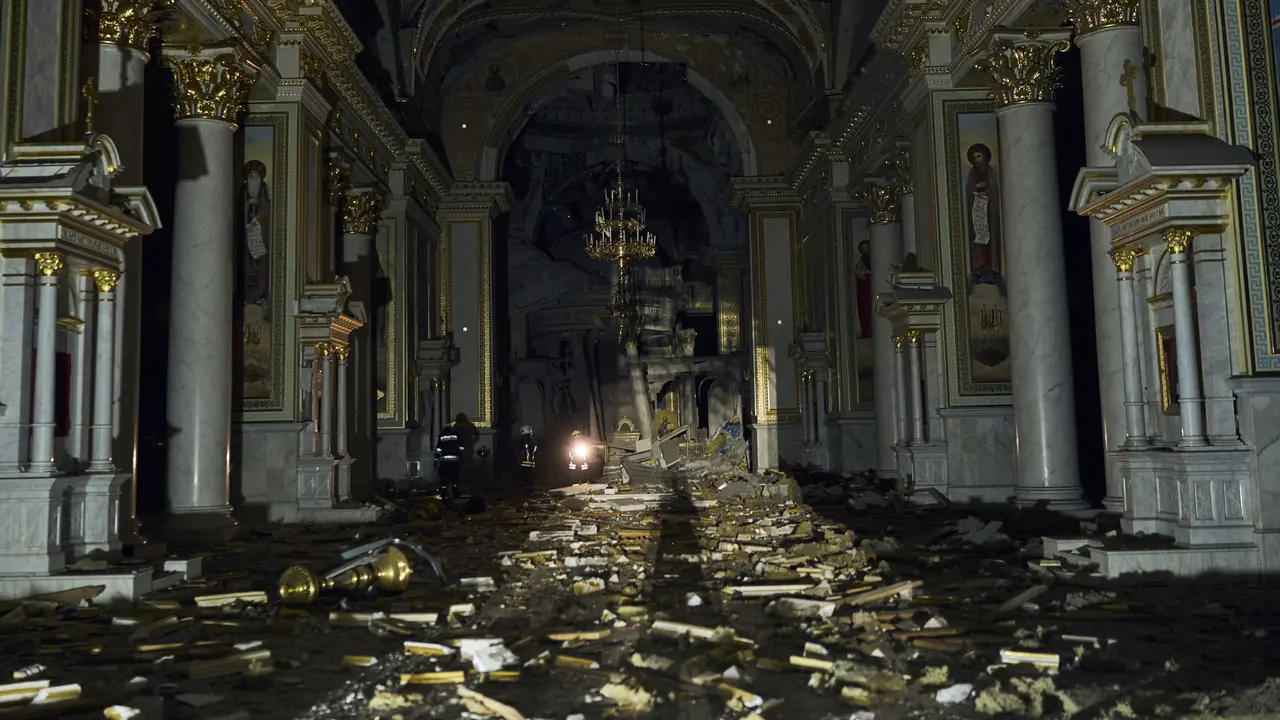 Serangan rudal Rusia menghancurkan katedral bersejarah di Odesa