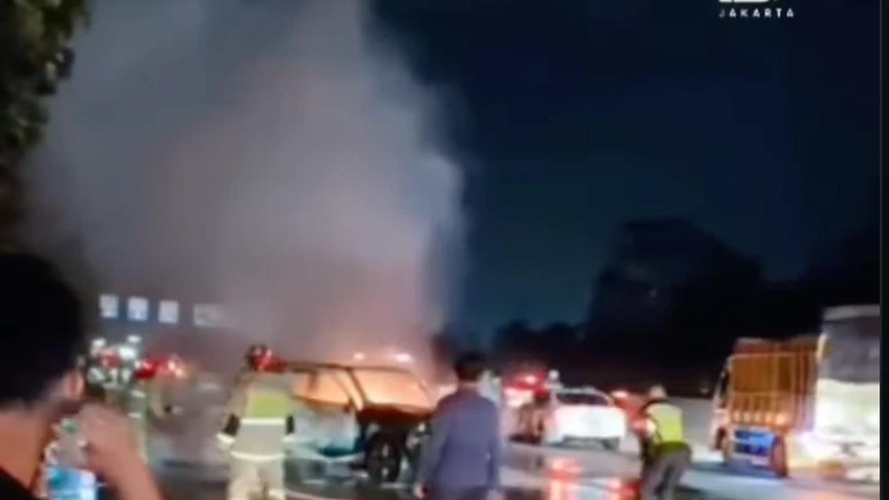 Kronologi Mobil Jetour Hangus Terbakar di Tol Jagorawi