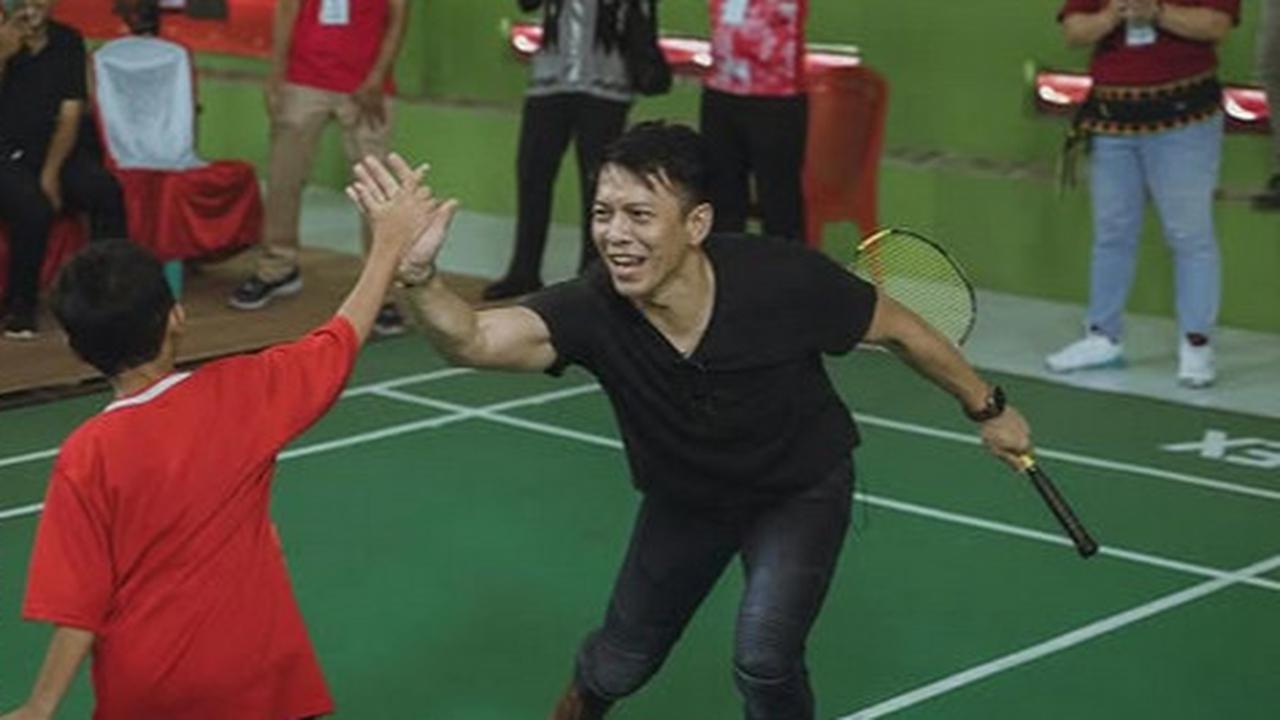 Potret The Dudas Minus One Main Bulu Tangkis di Labuan Bajo, Disaksikan Legenda Bulu Tangkis Indonesia Taufik Hidayat