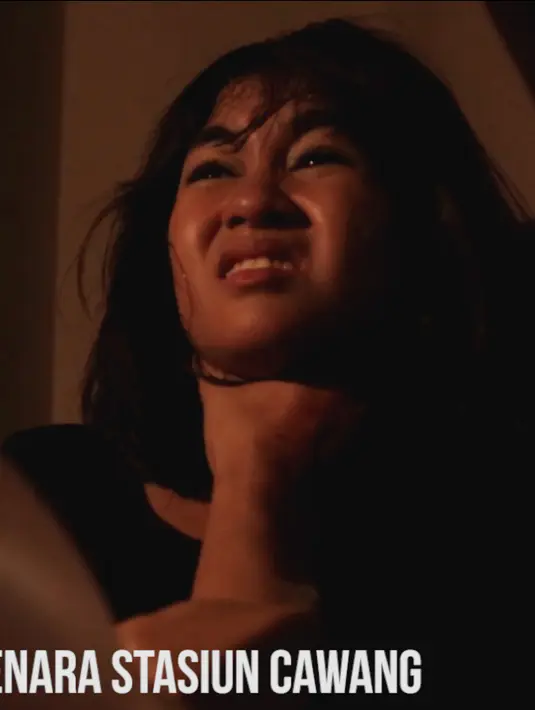 Dalam film ‘Menara Stasiun Cawang’, Anisa Rahma eks Cherrybelle berkesempatan untuk belajar banyak tentang akting kesurupan. (Photo by: k2kpictures)