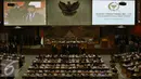 Ketua DPR yang baru Setya Novanto di sumpah saat menjalani proses pelantikan, menjadi Ketua DPR, saat Sidang Paripurna ke 14 masa sidang II Tahun 2016-2017 di Gedung DPR, Kompleks Parlemen, senayan, Jakarta, Rabu (30/11). (Liputan6.com/Johan Tallo)