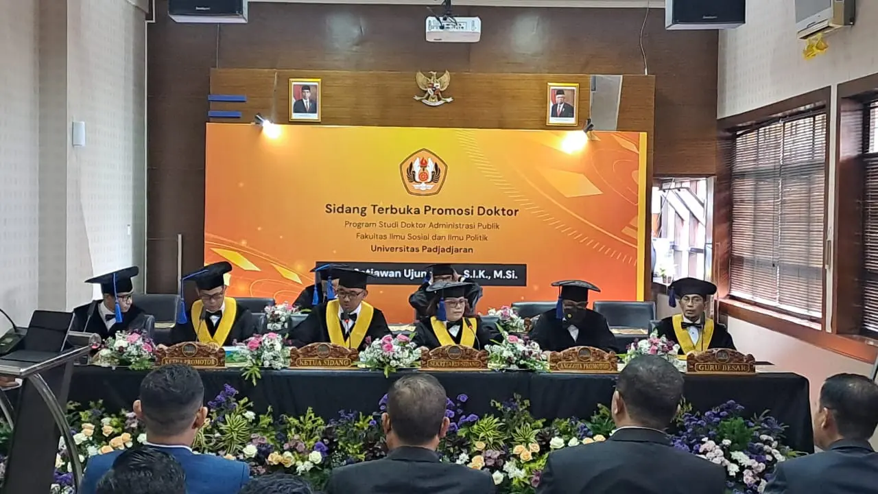 Kombes Pol Yade Setiawan Ujung, meraih gelar Doktor Administrasi Publik di Universitas Padjadjaran Bandung Jawa Barat. (Istimewa).