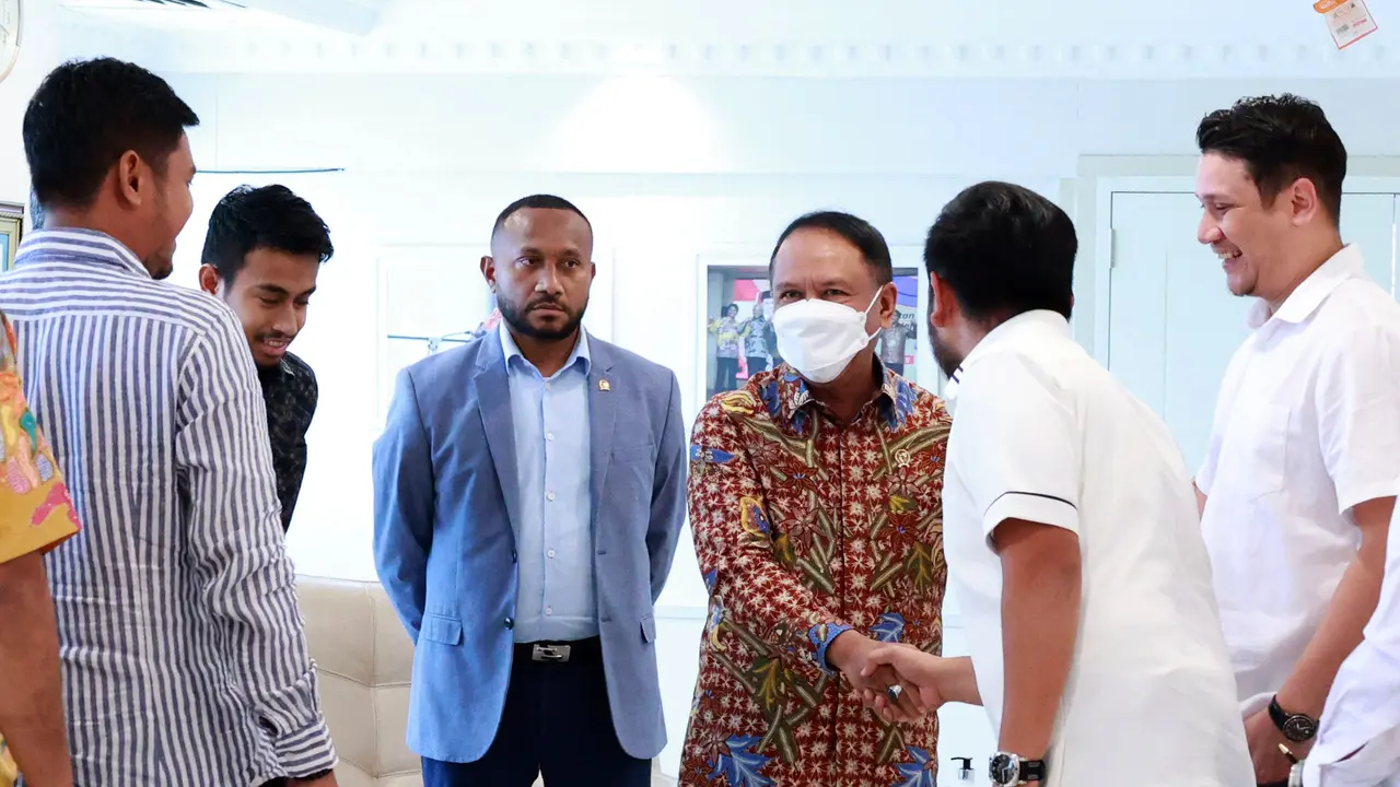 Foto: 10 Klub Liga 2 2022 / 2023 Curhat ke Menpora Ingin Kompetisi Tetap Dilanjutkan
