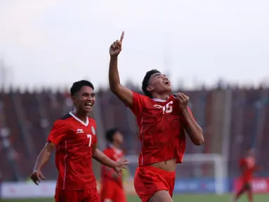 Pemain Timnas Indonesia U-22, Muhammad Ferarri melakukan selebrasi setelah mencetak gol kedua timnya ke gawang Timnas Vietnam U-22 pada laga semifinal sepak bola SEA Games 2023 di Olympic Stadium, Phnom Penh, Kamboja, Sabtu (13/5/2023). (Foto:Dok.PSSI)