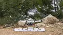 Taksi drone otomatis akan lepas landas saat peluncuran teknologi tanpa pengemudi di luar Hadassah Medical Center di Yerusalem, Rabu, 13 September 2023. (AP Photo/Ohad Zwigenberg)